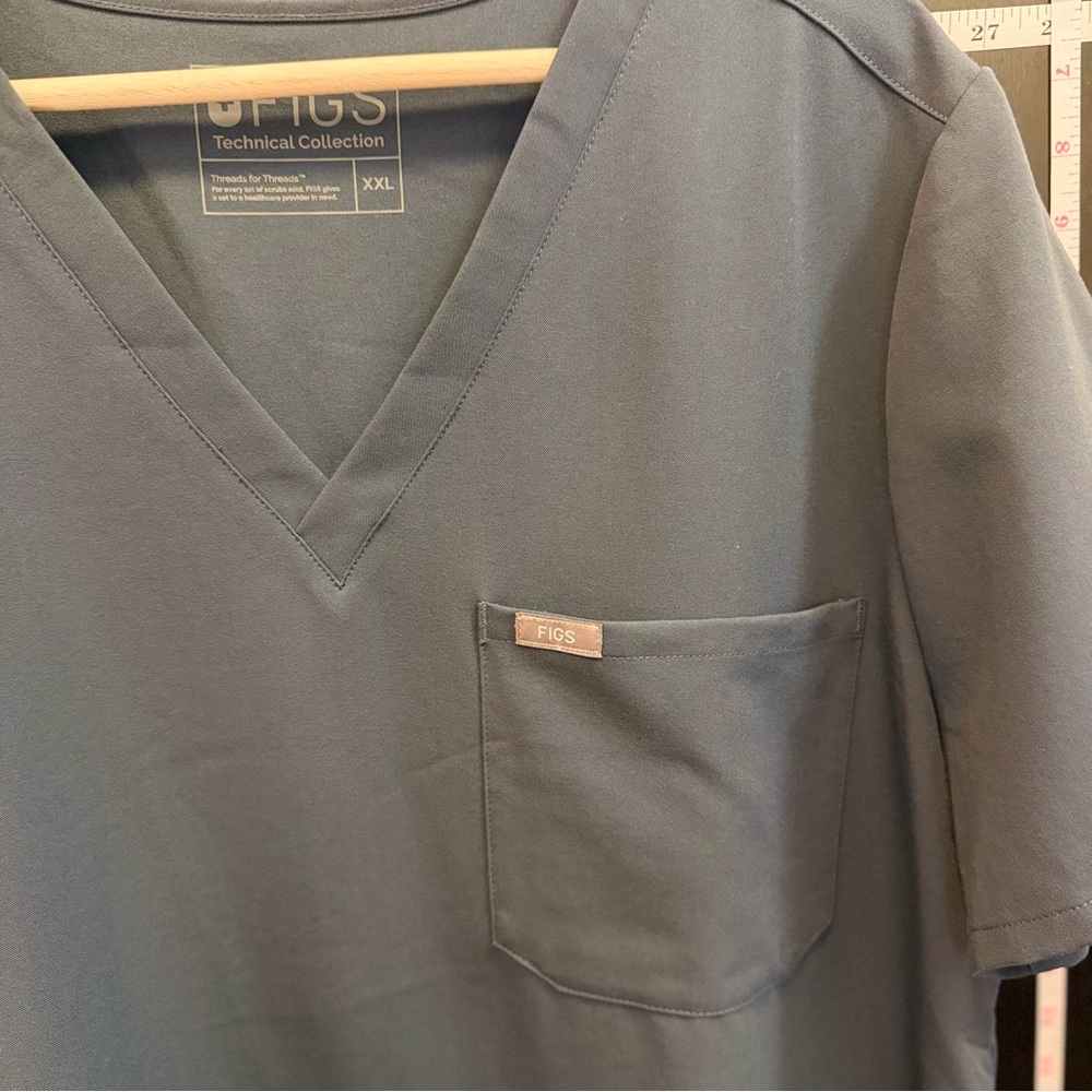 Figs Catarina Scrub Top in Dark Harbor - Picture 4 of 6